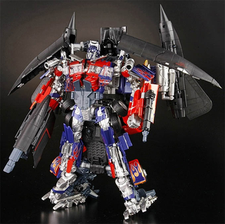Illustration for article titled The Best Optimus Prime Transformers Figures